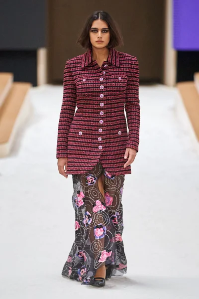 Look 19
